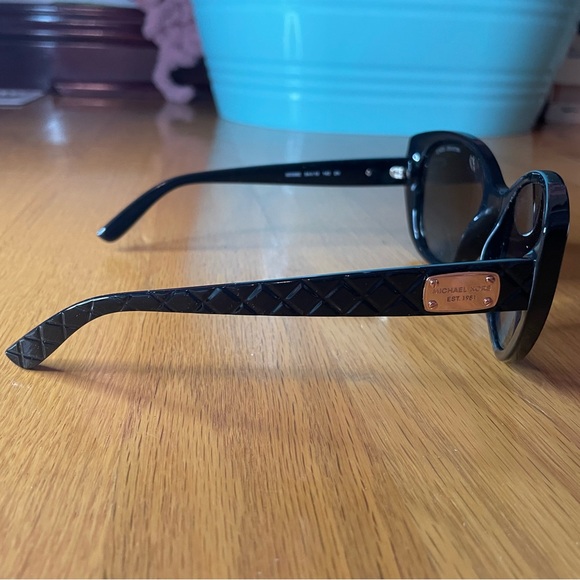 Michael Kors sunglasses!!! - Picture 5 of 7